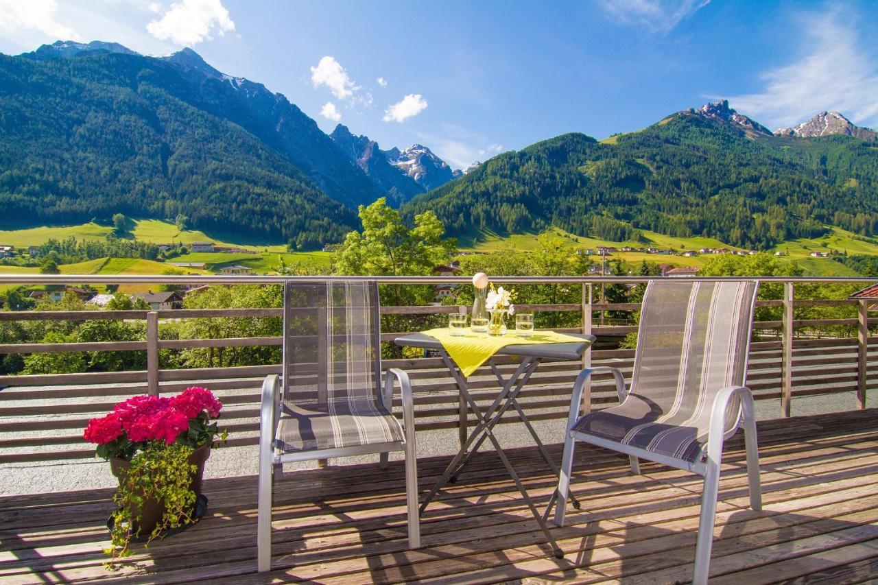 Pension Tina Neustift im Stubaital Exterior foto