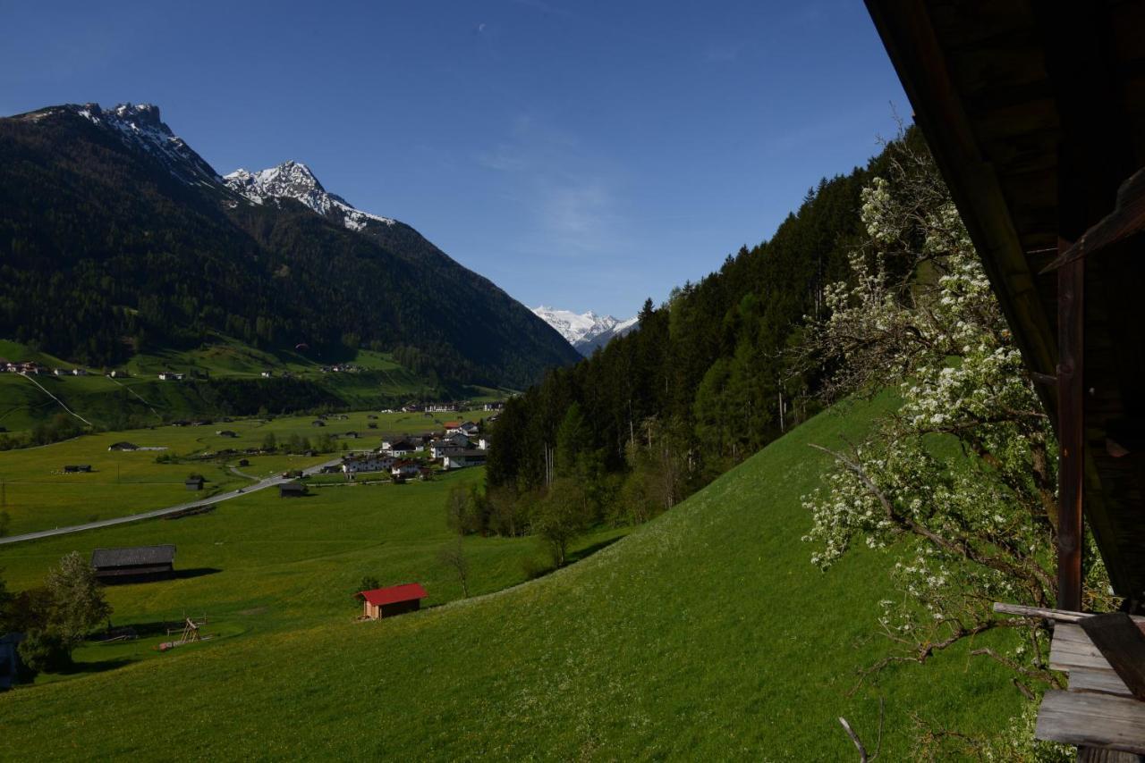 Pension Tina Neustift im Stubaital Exterior foto