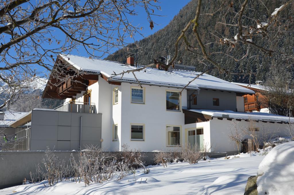 Pension Tina Neustift im Stubaital Exterior foto